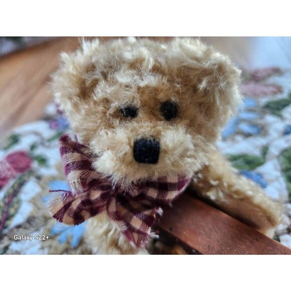 Just one more Bear figurine collector - Picture 2 of 5